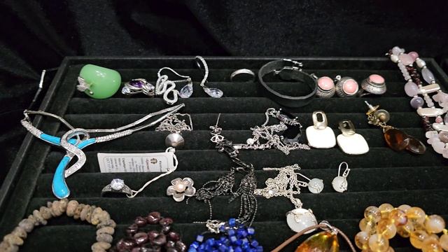 Украшения из шкатулок (б/у) 28.12 смотреть онлайн