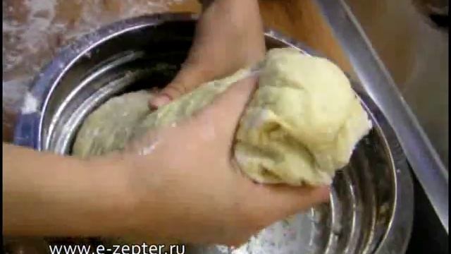 Пончики в шоколадной глазури / Chocolate-frosted Doughnuts