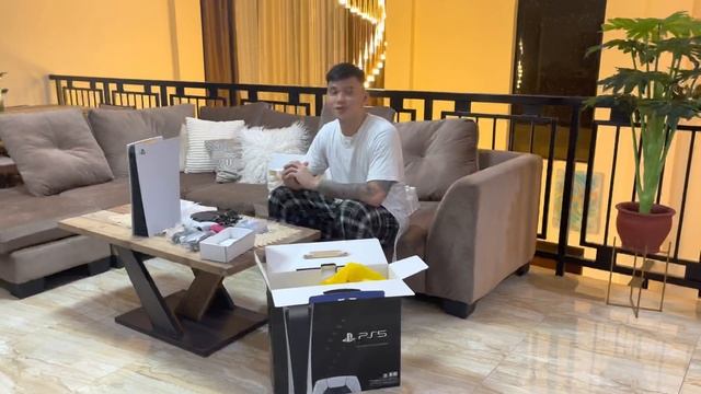 PS5 UNBOXING - Dan Reducto смотреть онлайн