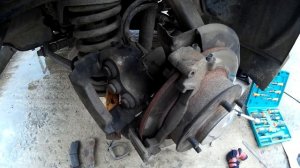 Замена пыльника суппорта 15 сек. Смазать суппорт или нет? Chevrolet NIVA, LADA 4x4 Смазка суппорта