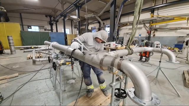 Для тех кому скучно, кто любит смотреть как другие работают смотреть онлайн