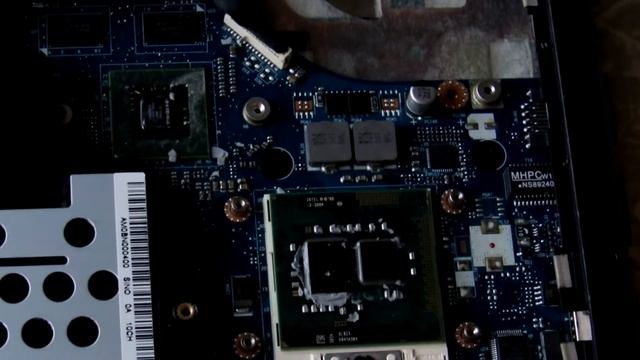 Как заменить термопасту в ноутбуке Lenovo IdeaPad Z560 смотреть онлайн