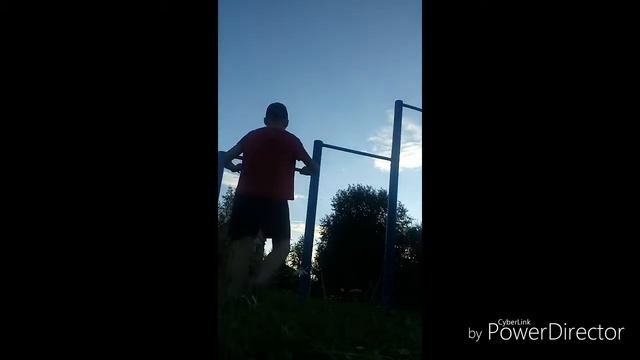 Кароче говаря, спорт. Велосипед, турник, боксёрская груша. смотреть онлайн