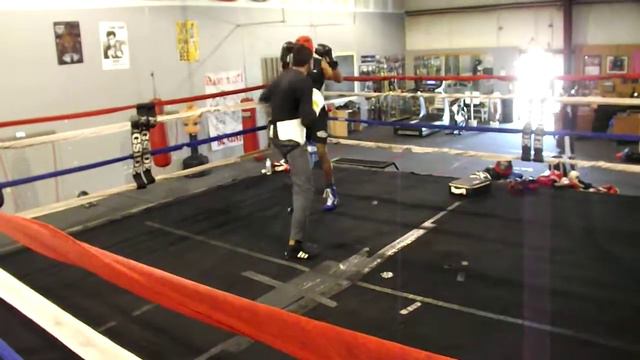 Sparring conditiong Round 2 (Daqwarius Wiley x John Pitts) смотреть онлайн