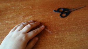 как сделать свистульку из трубочки #shorts #своимируками #свисток#трубочки