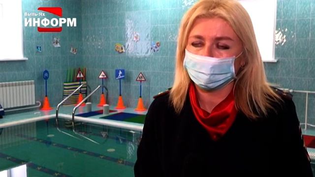 Изучать ПДД можно во время купания в бассейне смотреть онлайн