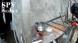 Из обычной профильной трубы сделал самоделку кронштейн для дымохода. Не ожидал что так получится.