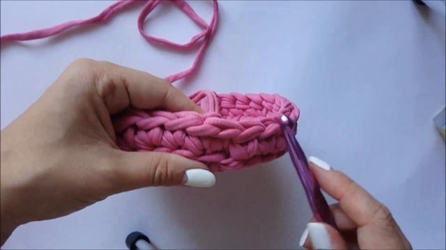 Вязаная корзинка крючком Узор Плетёнка из Трикотажной пряжи Как вязать корзинку Трикотажная пряжа смотреть онлайн