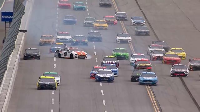 Chase Elliott spins up front at Talladega | NASCAR Cup Series смотреть онлайн
