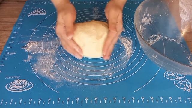 Нежнейшие творожные рогалики, слоёные и очень мягкие. Самое простое тесто (без яиц) смотреть онлайн