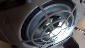 B&O Beolit 15 - Disassembly..