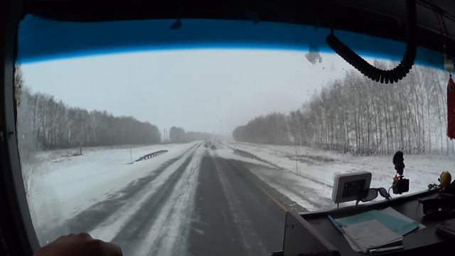 Резина в зиму. Снега навалило. М5 перекрыли . Ползу по тихонечку. смотреть онлайн