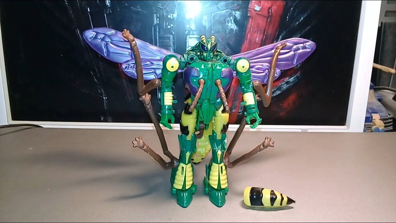 Unpackaging + review! Waspinator, WFC Kingdom, Deluxe class by Hasbro смотреть онлайн