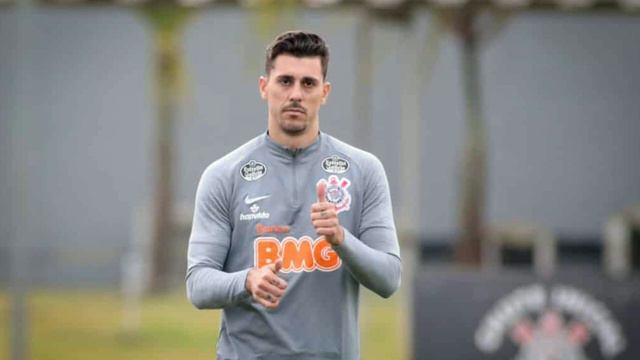 Danilo Avelar entra na mira do Cruzeiro e Coritiba para 2022 смотреть онлайн