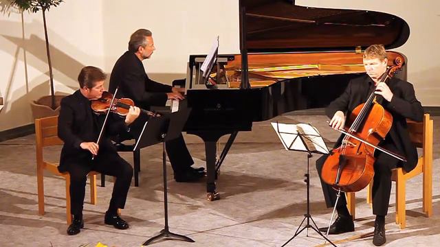 Marcus Kretzer: Arensky - Piano Trio in d minor, op. 32, Part 1/4 смотреть онлайн