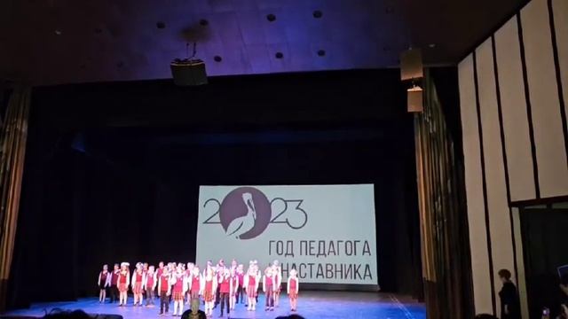 хор МБОУ Лицей 40 , Учителя Ермолова, руководитель Михеева Елена Олеговна смотреть онлайн