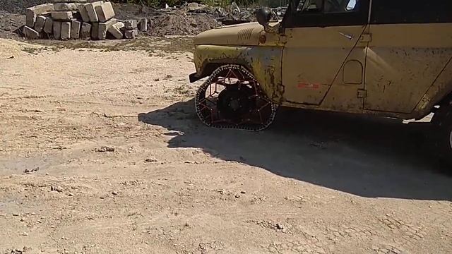 Гусеничное колесо для внедорожника УАЗ. Первый выезд. смотреть онлайн