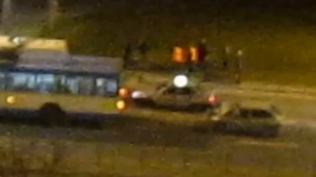 Девятка Влетела в Троллейбус смотреть онлайн