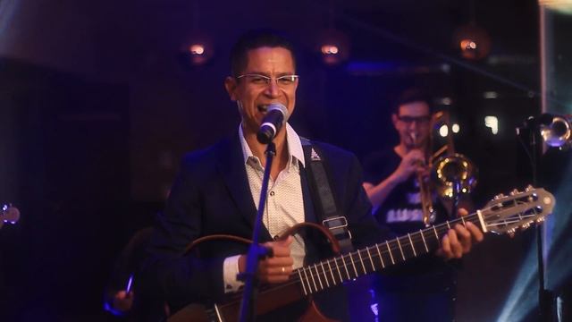Los Divino's - Selección de polkas - Barquito de esquelita / Ndajekehai de mi suerte - En Vivo SPE смотреть онлайн
