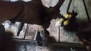 смазка шаровой на рычаге mazda demio dw3w