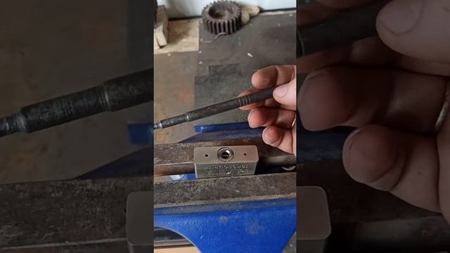 Вскрытие навесного замка Extra Paketa Top Security.