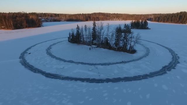 Inventor cuts his summer cottage island loose - ice carousels to the next level! смотреть онлайн