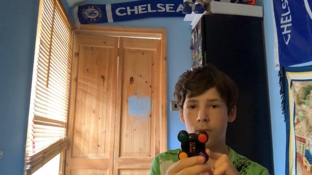 Playing a memory maze game смотреть онлайн