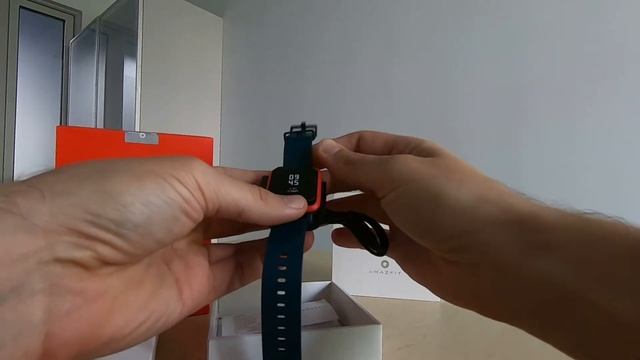 Распаковка Amazfit Bip S смотреть онлайн