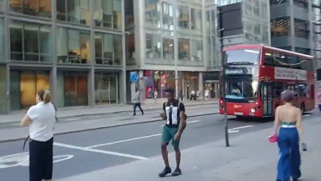 Лондон из прошлой жизни. Сити cо стороны Лондонского "огурца" London Gherkin or cucumber. Лето 201 смотреть онлайн