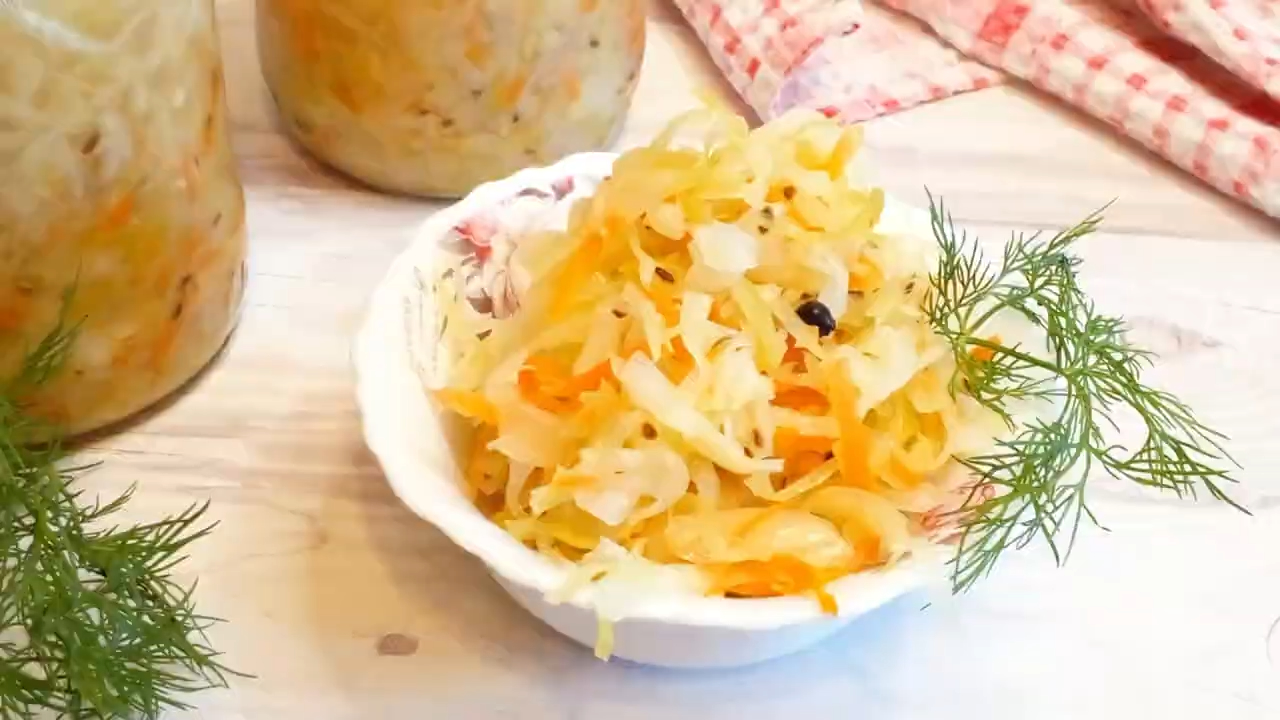 КВАШЕНАЯ КАПУСТА — Самый простой и вкусный рецепт! смотреть онлайн