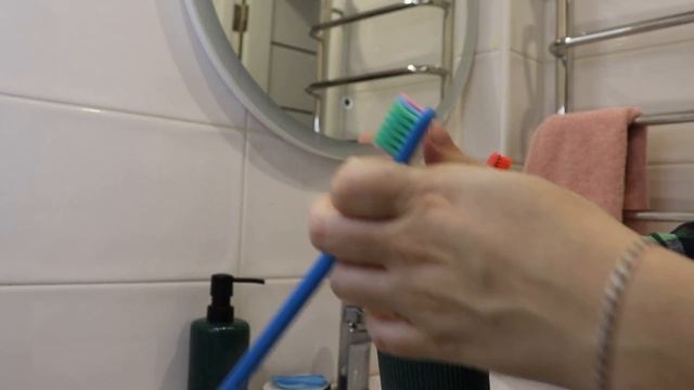 Фух, переехали! Организация хранения в маленькой ванной смотреть онлайн