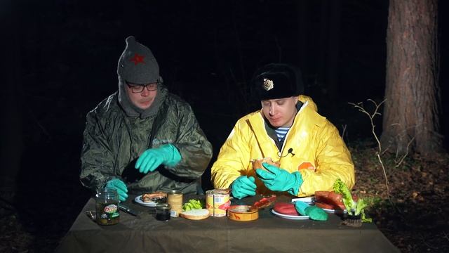 Приготовили бургер из сюрстрёмминга! Не для слабонервных! смотреть онлайн