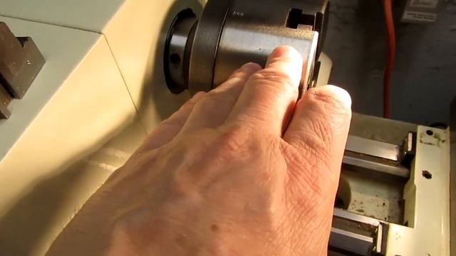 How to Insert the Jaws Into a 3-Jaw Chuck on a Metal Lathe смотреть онлайн
