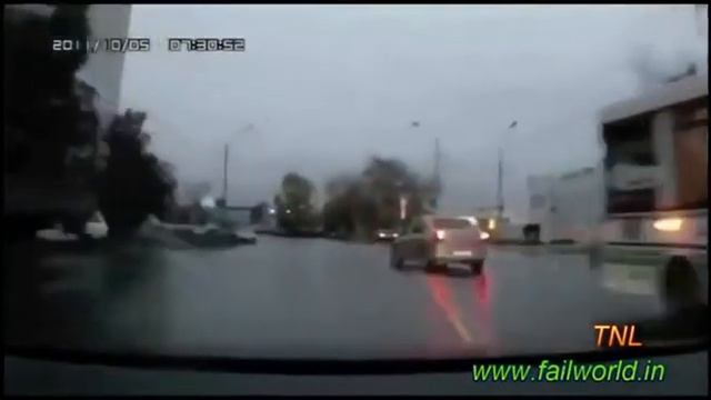 Обгон по встречной на перекрёстке Ужас смотреть онлайн