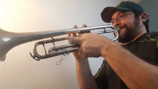 Example: C Major Scale upper octave (on b-flat trumpet) смотреть онлайн