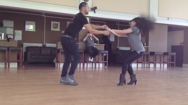 Jorge Contreras Urban Bachata workshop demo with Elina Sumichan смотреть онлайн