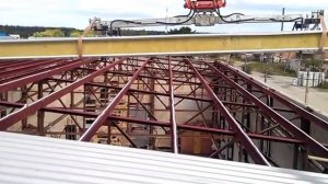 Монтаж кровельных сэндвич-панелей длиной 10 метров