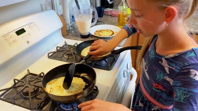 Lisa bakes magic flying pancakes смотреть онлайн
