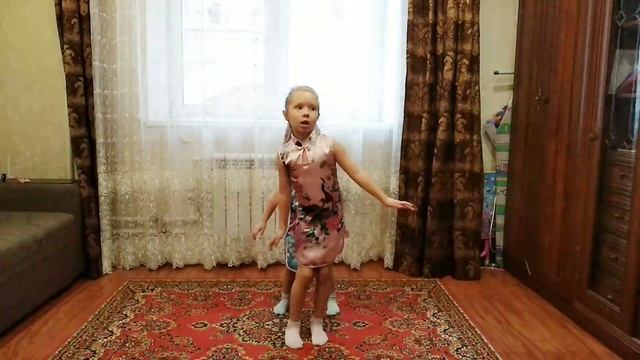 Лиза и Вероника, снова танцы )). #Бузова "Танцуй под Бузову" смотреть онлайн