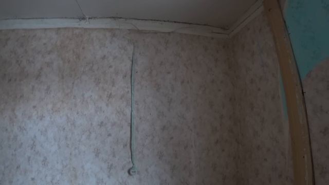 ДОБРАЛСЯ ДО СПАЛЬНИ И РАСПИЛИЛ ЕЁ! ПОСТАВИЛ ОКНО В КОМНАТЕ ПОД ЁЛКОЙ | КУПИЛ ДОМИК В ДЕРЕВНЕ смотреть онлайн
