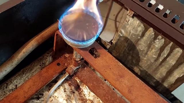 Коптит газовая плита почему? как выключить копать? чтоб не коптила смотреть онлайн
