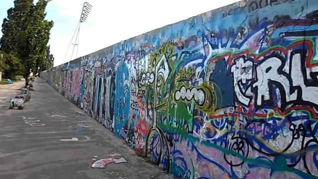 Mauer Rest an der Agnes Bernauer Straße смотреть онлайн
