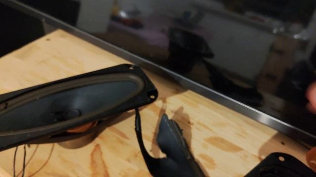 Loewe TV CRT Speaker 2 смотреть онлайн