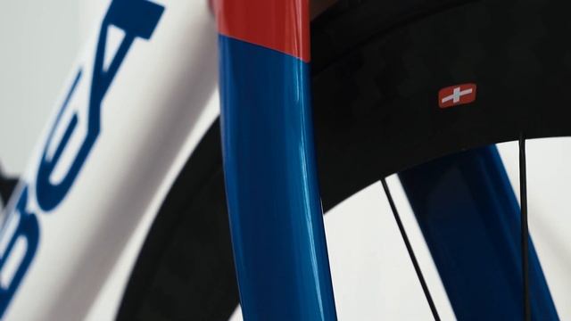 Orbea ORCA OMX: The Build смотреть онлайн