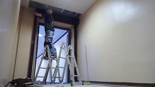 Таймлапс монтажа противопожарной шторы смотреть онлайн