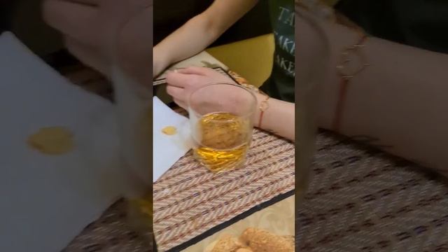Алинка с нами знакомится поближе смотреть онлайн