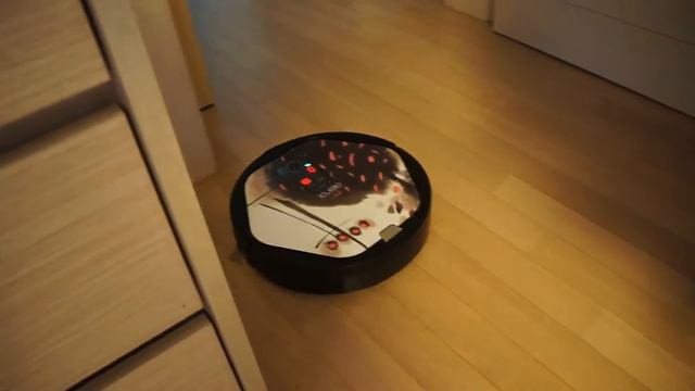 iClebo Arte уборка в спальне смотреть онлайн