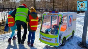 Диана и Даня 24 часа в Машине скорой помощи. Pretend Play