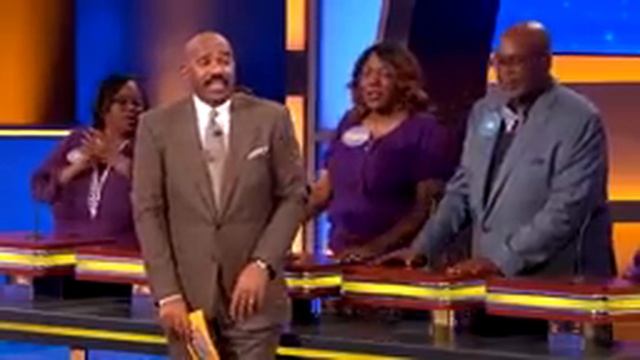 Steve Harvey Completely LOSES IT Over Mac's Answer!