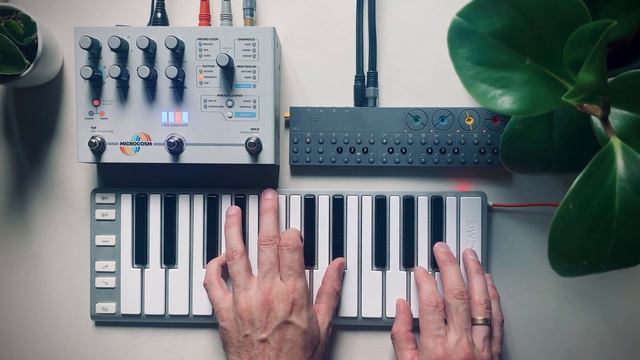 Sketch: OP-Z, Microcosm and Glitched Piano смотреть онлайн